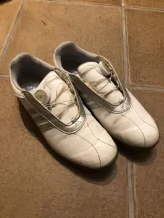 adidas Boa レディースゴルフシューズ　23.5㎝