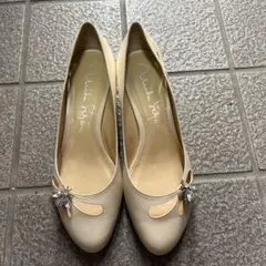mila schonのパンプスのサムネイル