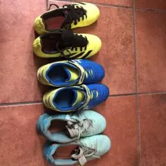 22.5cmサッカーシューズ、21cmスニーカー、他。3足セット