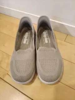 スリップインズ スニーカー