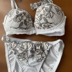 Item thumbnail for item b7f959bf-0aab-4b9d-9fa2-be509fb035e4