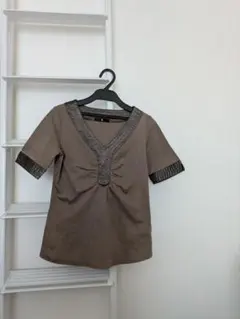 Vネック 半袖カットソー ブラウンのサムネイル