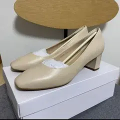 新品 24.5cm 本革 スクエア パンプス 太めヒール5cm ベージュ