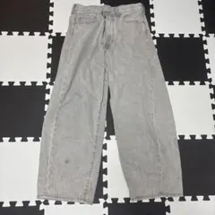 グレー ストレートレッグデニム