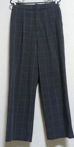 ユニクロ　パンツ　グレー　チェック