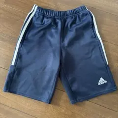 adidas ネイビー ハーフパンツ 140