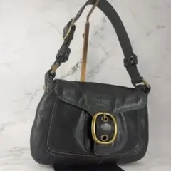 【美品】 コーチ ワンショルダーバッグ フラップ ソーホー ブラック チャーム