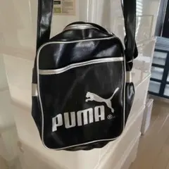 puma エナメル　ショルダーバッグ
