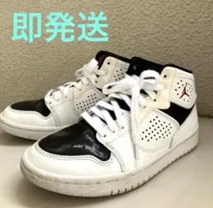 美品⭐︎Jordan ハイカットスニーカー NIKE ホワイト/ブラック　23.0
