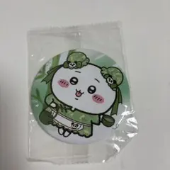 ちいかわ　缶バッジ グリーン