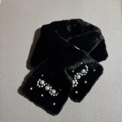 新品　ブラック　ファーマフラー パール付き