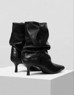 ZARA キトゥンヒールカバーブーツ ブラックのサムネイル
