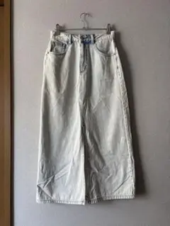 GU ケミカルウォッシュ デニムロングスカート スリット入り