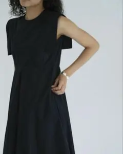 美品】25SS ノーブル ファジーリネンスクエアケープブラウス 黒 人気