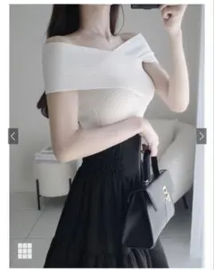 美品＊GRL クロスオフショルダーリブニットトップス　dr773 アイボリー　S