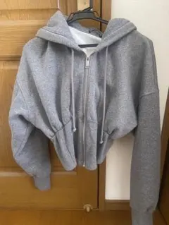 ZARA クロップド丈 ジップアップパーカー グレー Lのサムネイル
