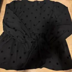 黒ブラウス長袖