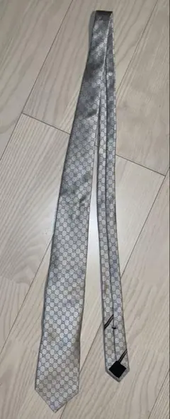 GUCCI シルバー GGパターン ネクタイ