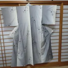 シルバーっぽい グレー系の白と ぼかし 上質な紬 幾何学模様 正絹　お召し