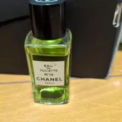 CHANEL Eau de Toilette N°19
