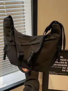 大容量 ニュースペーパーバッグ 風 ショルダー ナイロン 黒 斜めがけ バッグ