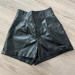 ブラック ショートパンツ