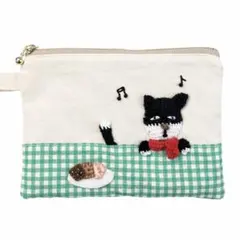 ねこのポーチ　刺繍編みぐるみ　ハンドメイド