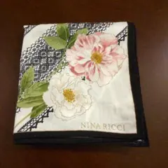 NINA RICCI 花柄　大判 ハンカチ