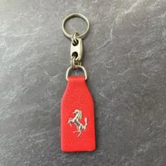 純正品】Ferrari レザーキーホルダー 赤 - メルカリ