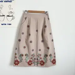リリーブラウン　ロングスカート　花柄　刺繍　上品　可愛い　春カラー◎