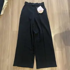 新品タグ付き！しまむら　ペンさんコラボワイドパンツ　サイドシルバーライン