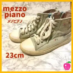 Item thumbnail for item 133a32eb-d6f9-4bbc-a8ba-1413e353e5eb