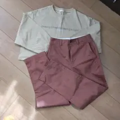 GUベージュプリントTシャツ UNIQLOエンジパンツ