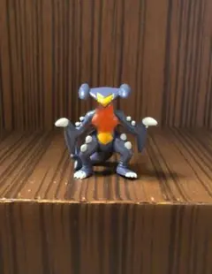 ガブリアス　びっくらたまご　ゆけっ！ポケモン　じめんタイプ