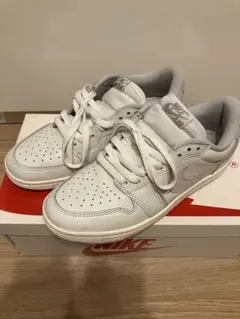 Nike Air Jordan 1 Low ニュートラルグレー