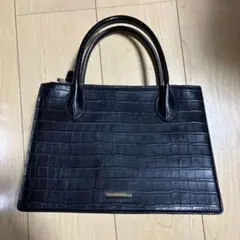 【即購入可】クロコダイル風ブラックハンドバッグ　moussy 黒　クロコ型押し