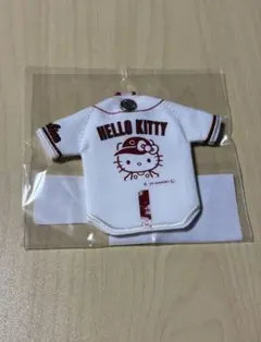 新品未開封　カープ　サンリオ　ミニチュアユニフォームキーホルダー　ハローキティ