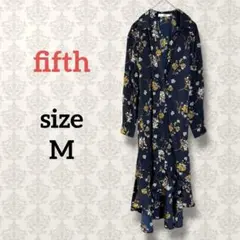 フィフス【M】フラワーフィッシュテールシャツワンピース 花柄 脚長効果 ネイビー