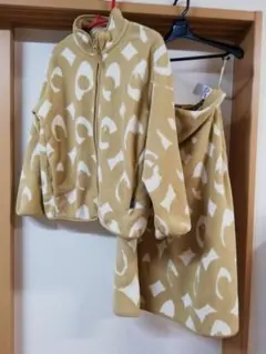 Mサイズ★極美品★ユニクロのマリメッココラボ　フリース上下セット★ベージュ柄