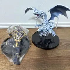 青眼の白龍　ブルーアイズホワイトドラゴン　カオスソルジャー　遊戯王　フィギュアのサムネイル