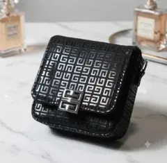 givp30bk 新品未使用 ジバンシー GIVENCHY マルチウェイポーチのサムネイル