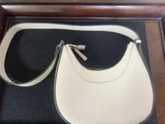 ハーフムーン ショルダーバッグ アイボリー