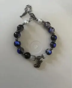 青と黒のビーズブレスレット