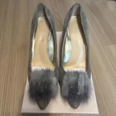 carino グレー スエード ファー付き ポインテッドトゥパンプス