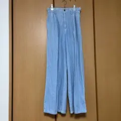 GU ライトブルー　ワイドパンツ