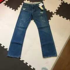 ダメージ加工ジーンズ