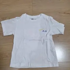 kaws トップス