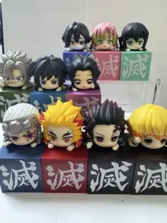 鬼滅の刃　ひっかけフィギュア　１０個セット　箱アリ　透明の雛壇付き