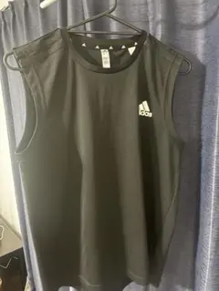 adidas 黒 タンクトップ