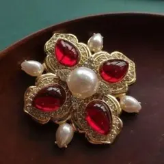 ブローチ　レッド　バロック調　アンティーク　ヨーロピアン　西洋　1229-780